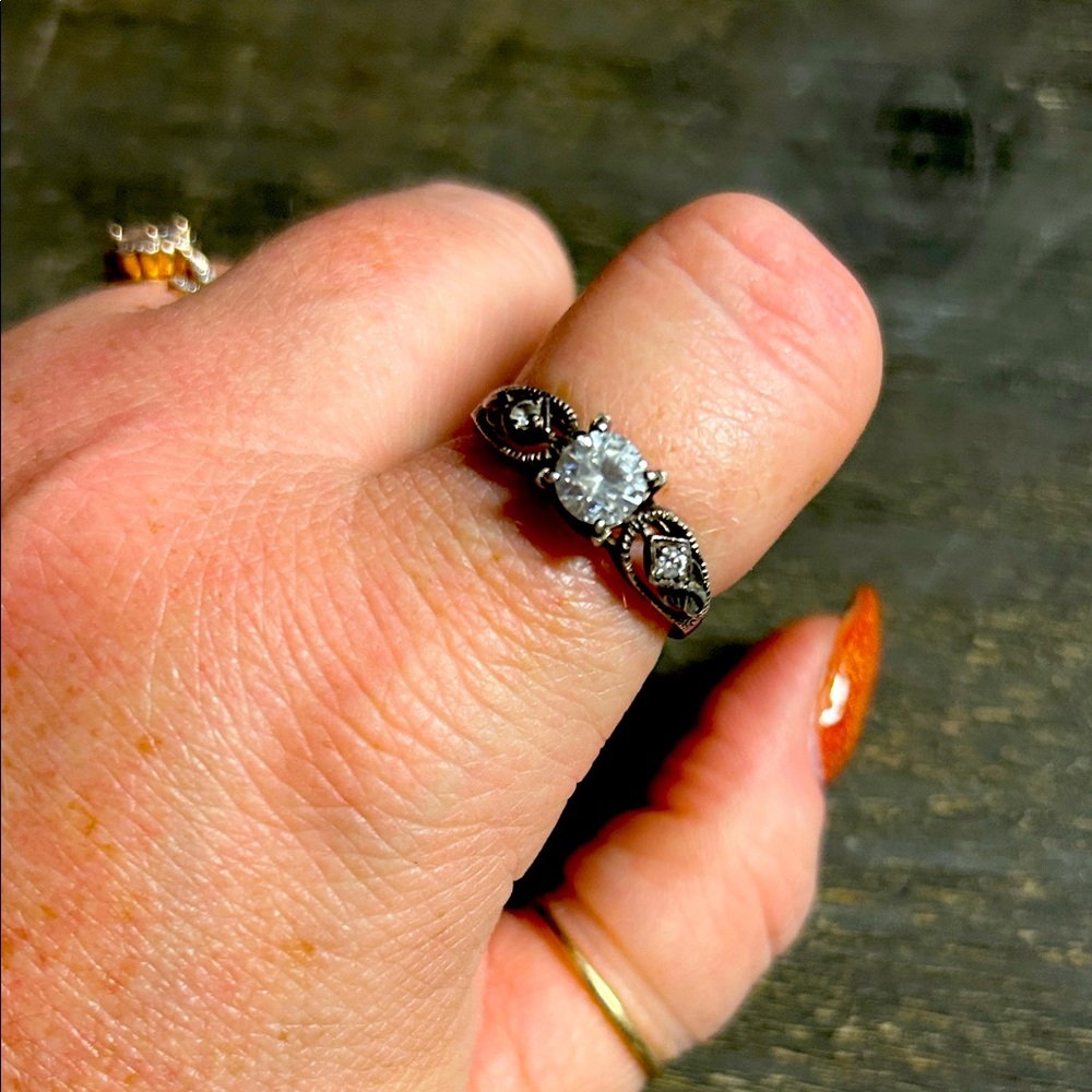 Vintage Avon 925‎ Women's Ring with Accents